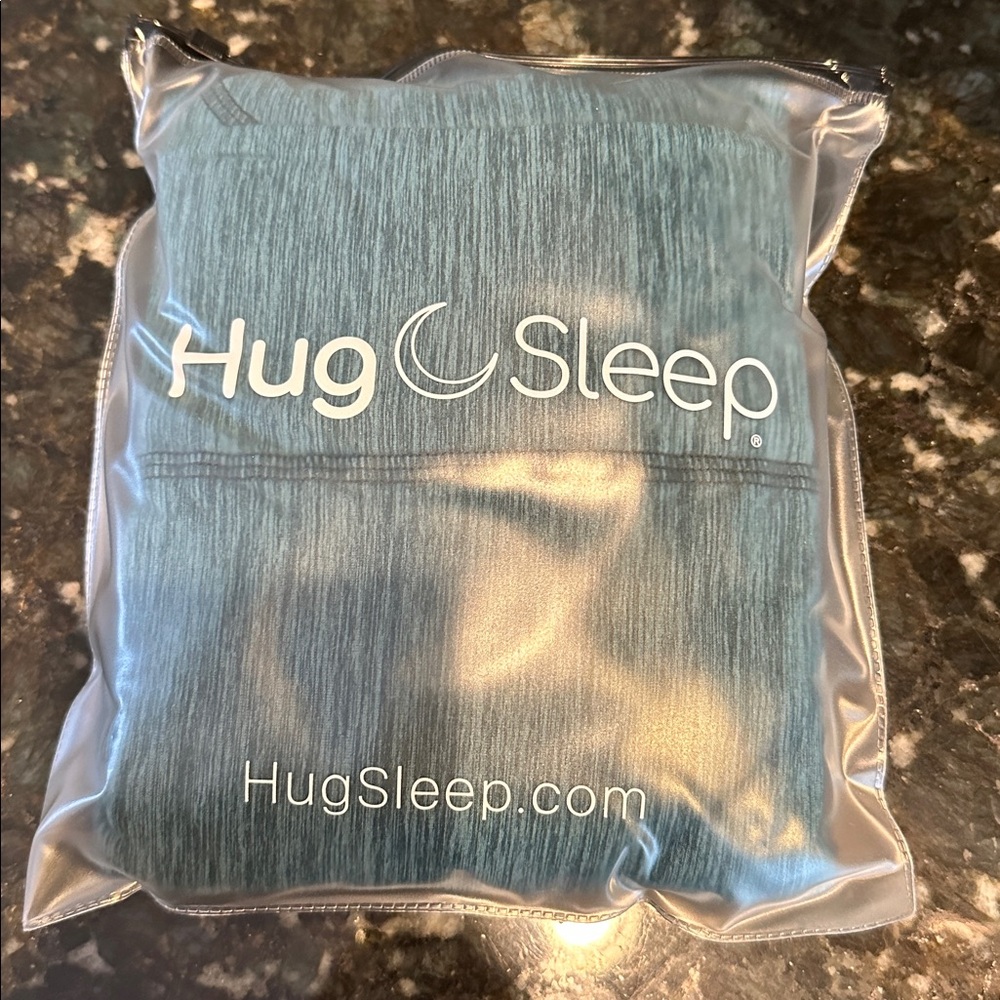 NWT Hug Sleep Sleep pod